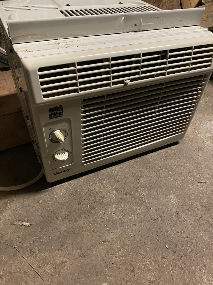 Single Room Air Conditioner  5200 btu