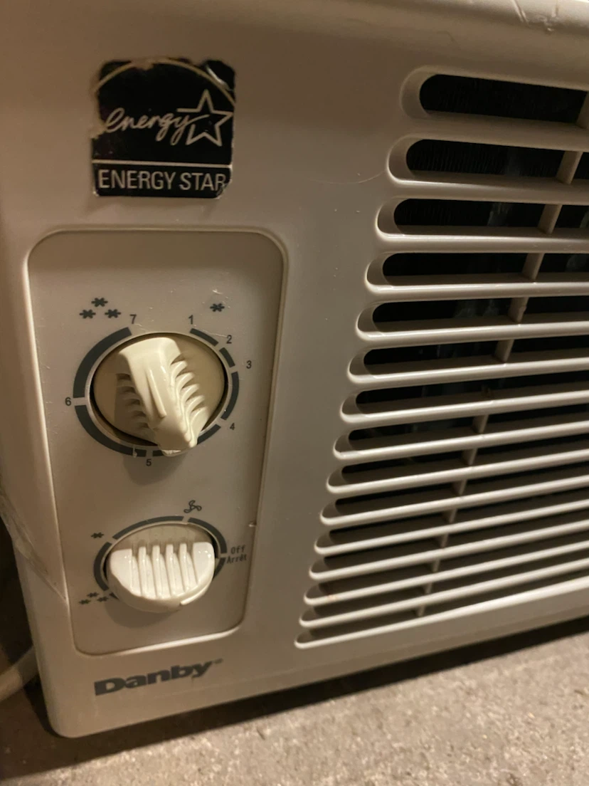 Single Room Air Conditioner  5200 btu - photo 2