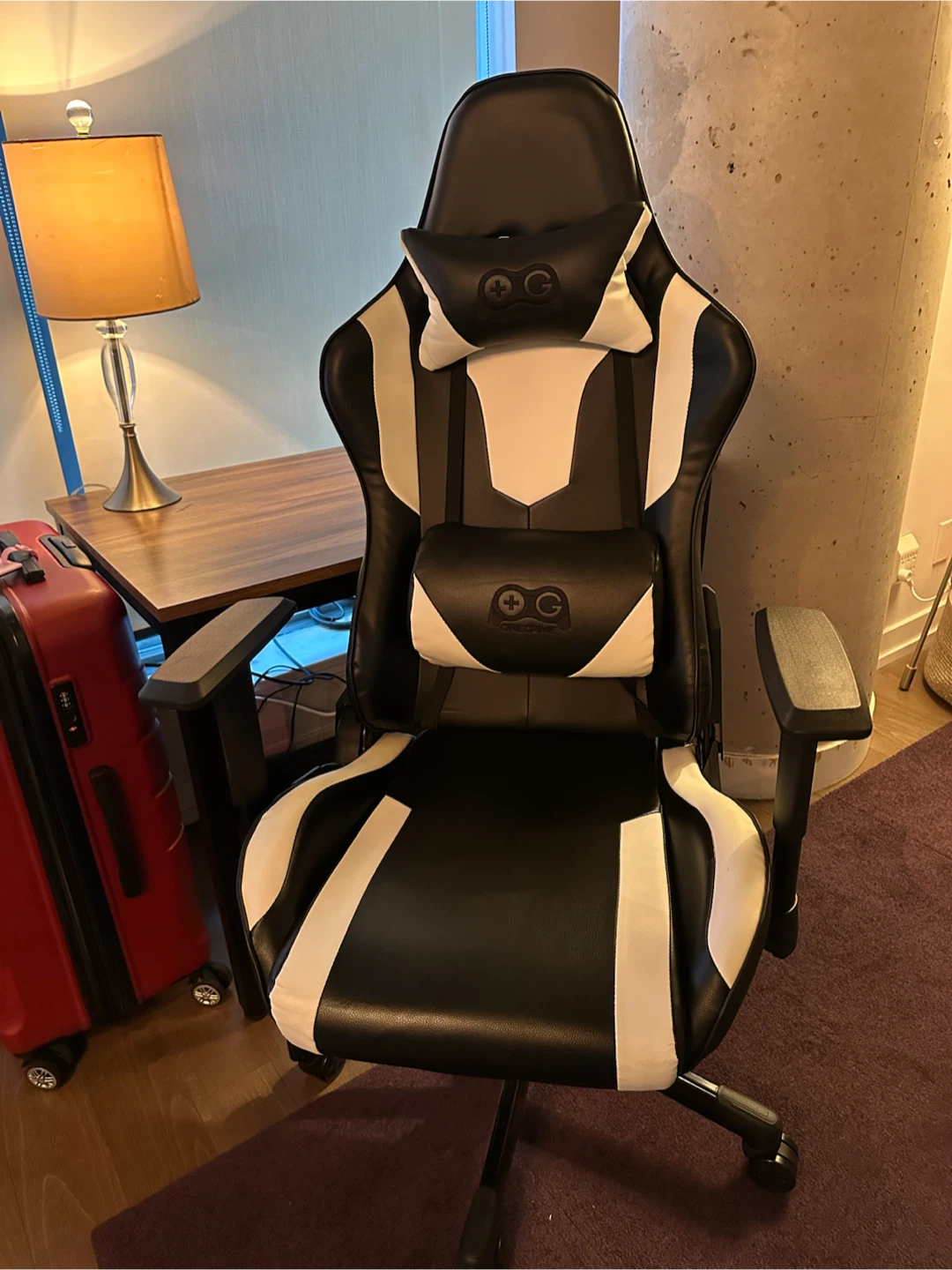ONEGAME Gaming Chair – Excellent Condition – $100