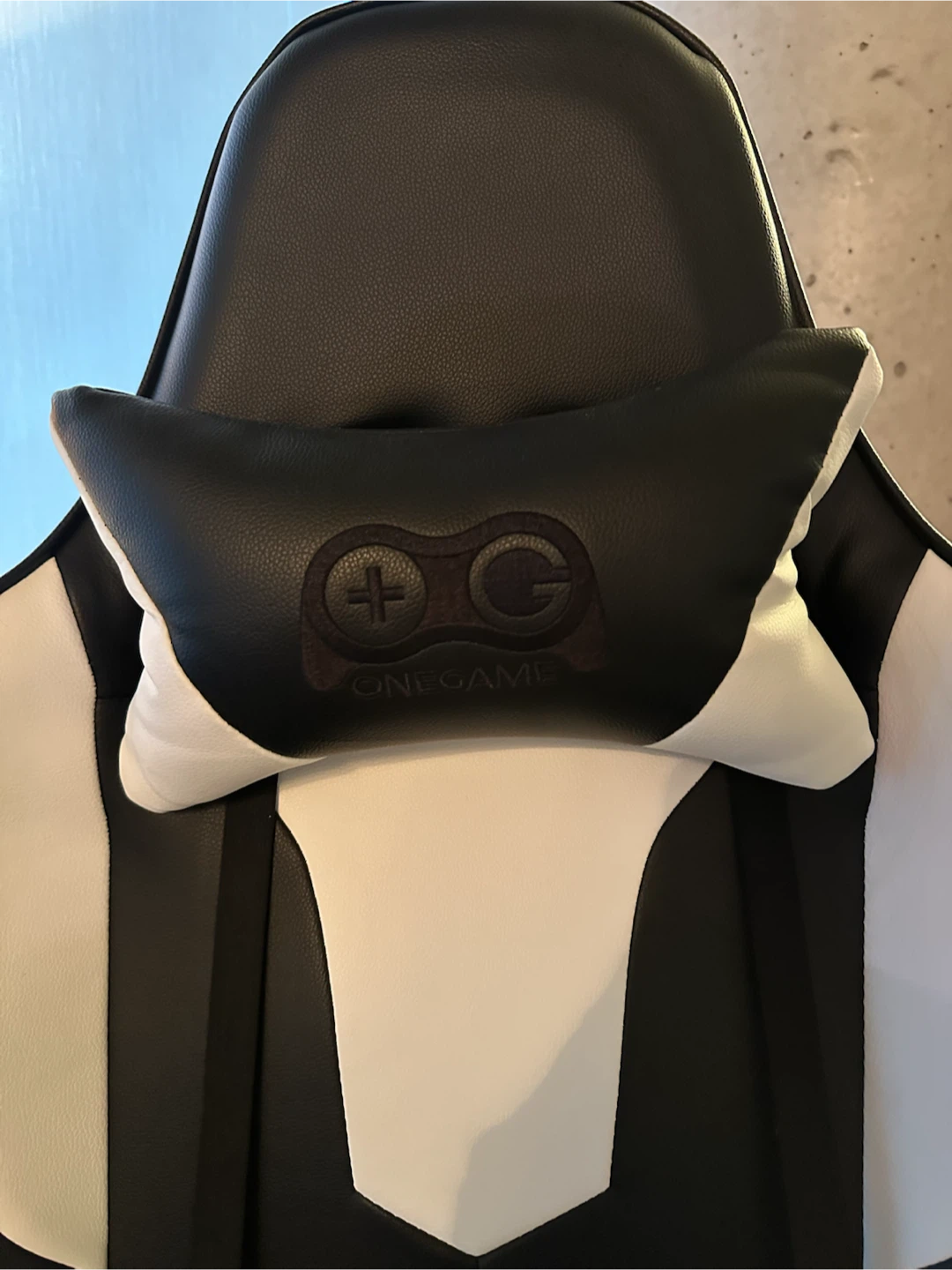 ONEGAME Gaming Chair – Excellent Condition – $100 - photo 4