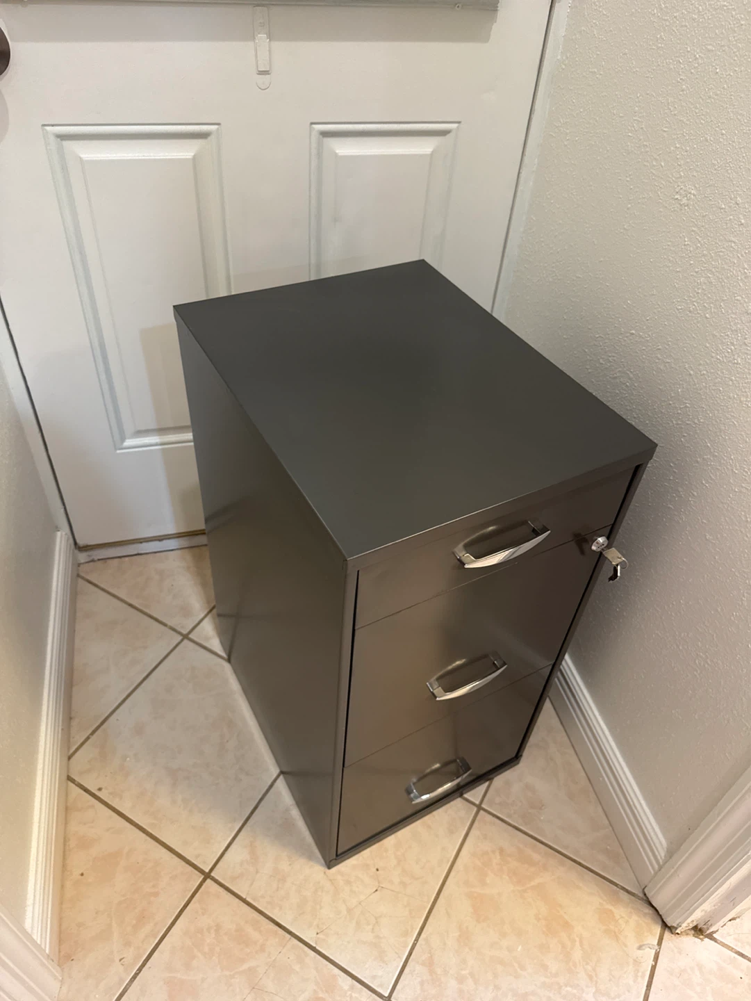 Gray 3 Drawer Metal Filing Cabinet with Lock - photo 5