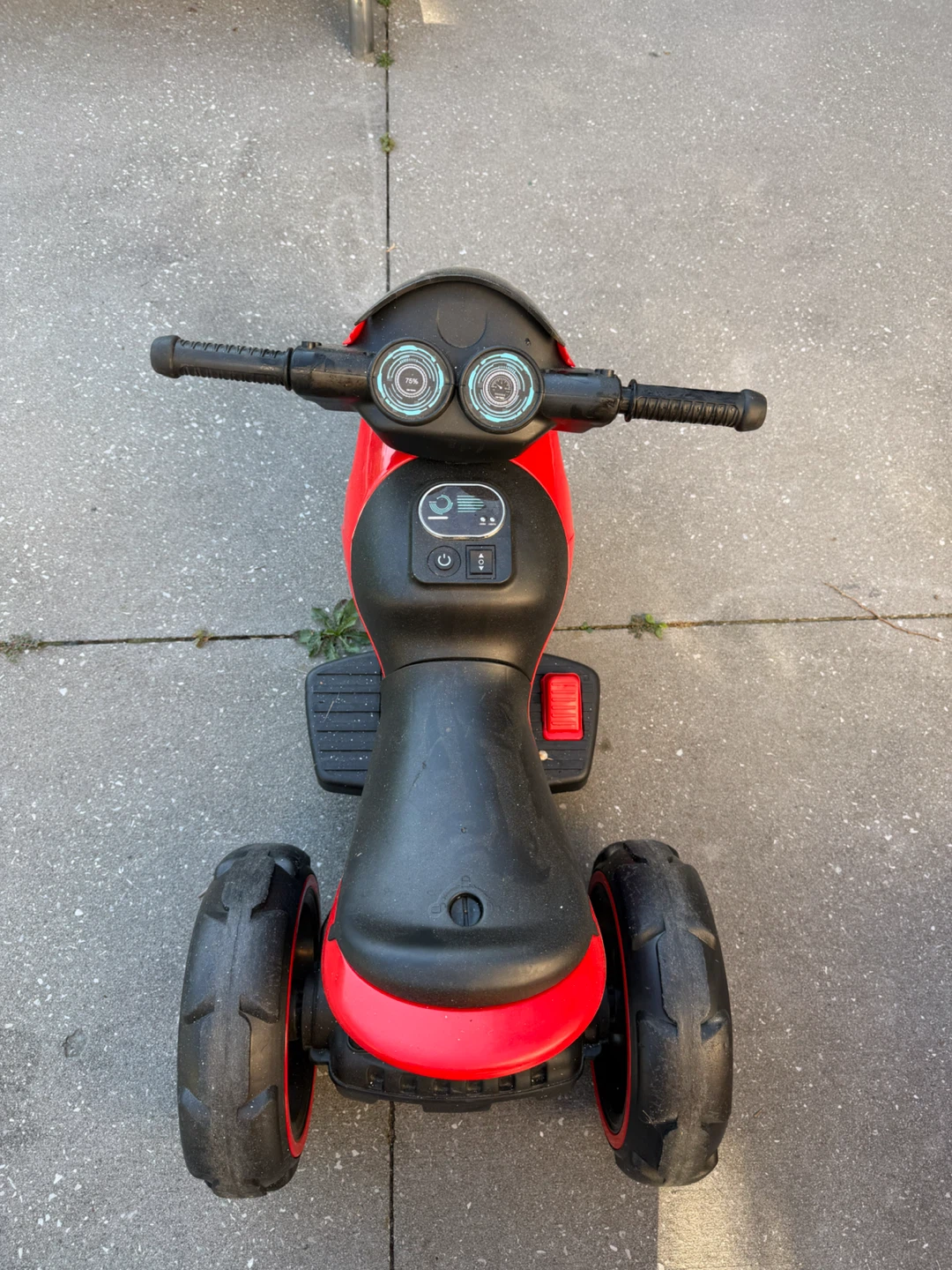Red Motorcycle Ride-On Toy - photo 2