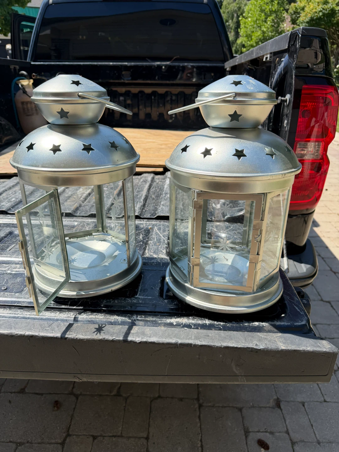Set of 2 Silver Star Pattern Lanterns