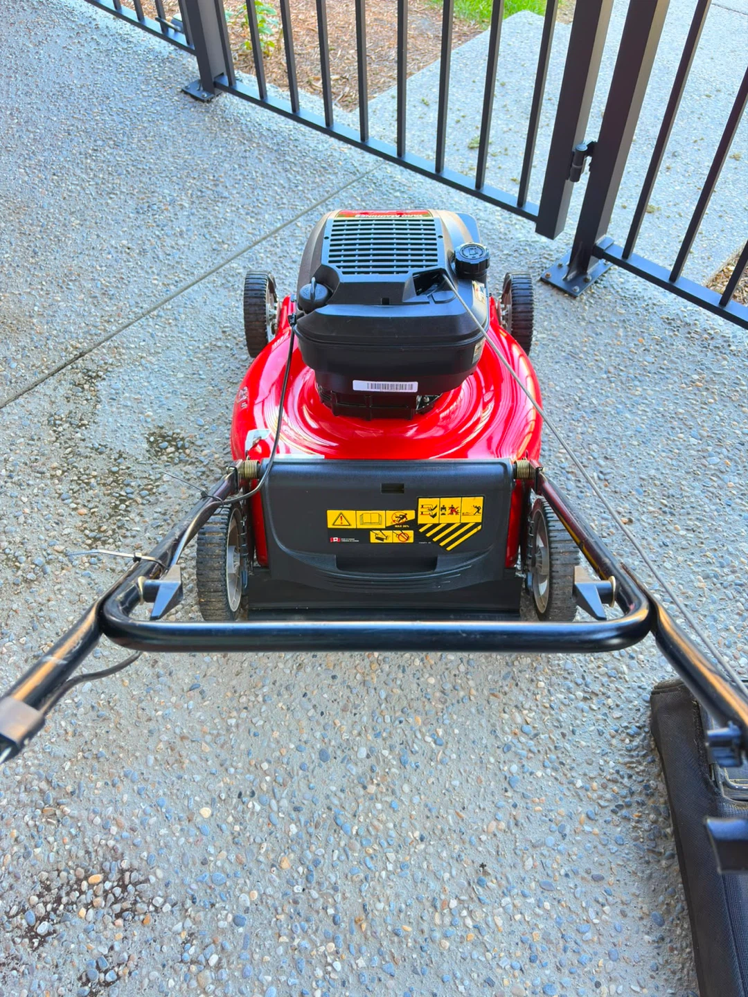 Yard Machines 21" Lawn Mower 5.5 HP in Brand new condition - photo 4