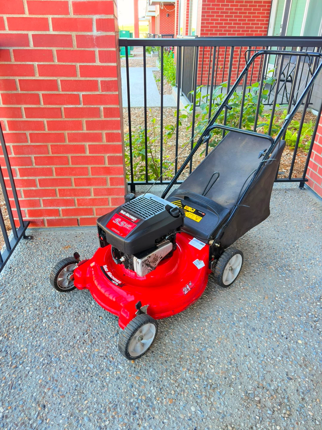Yard Machines 21" Lawn Mower 5.5 HP in Brand new condition