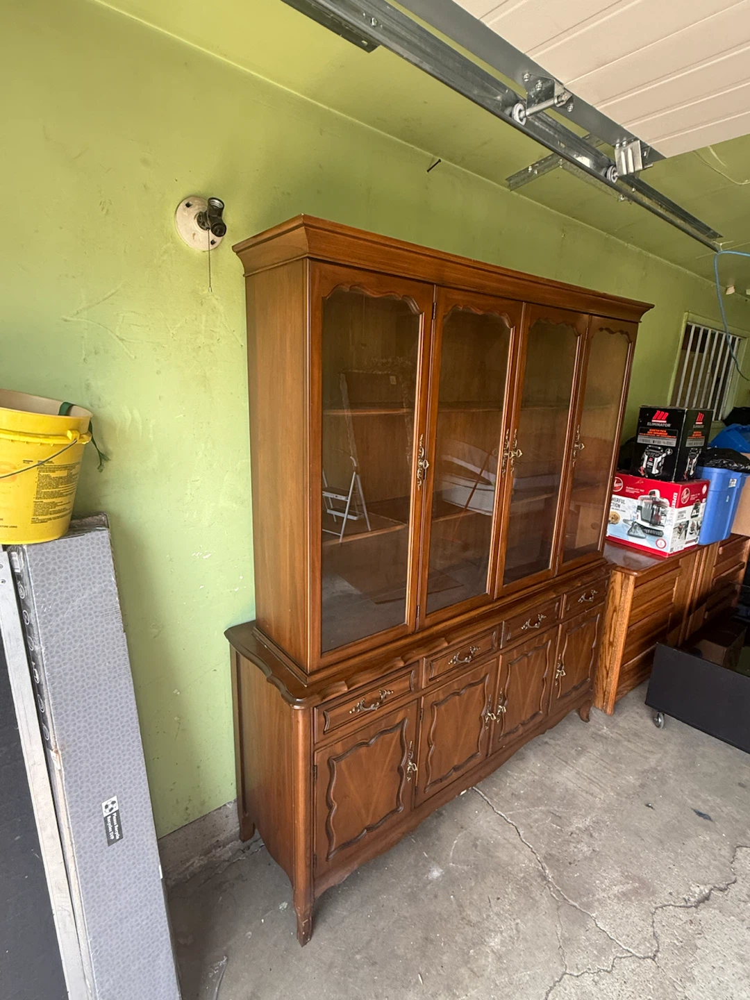 China cabinet - photo 2