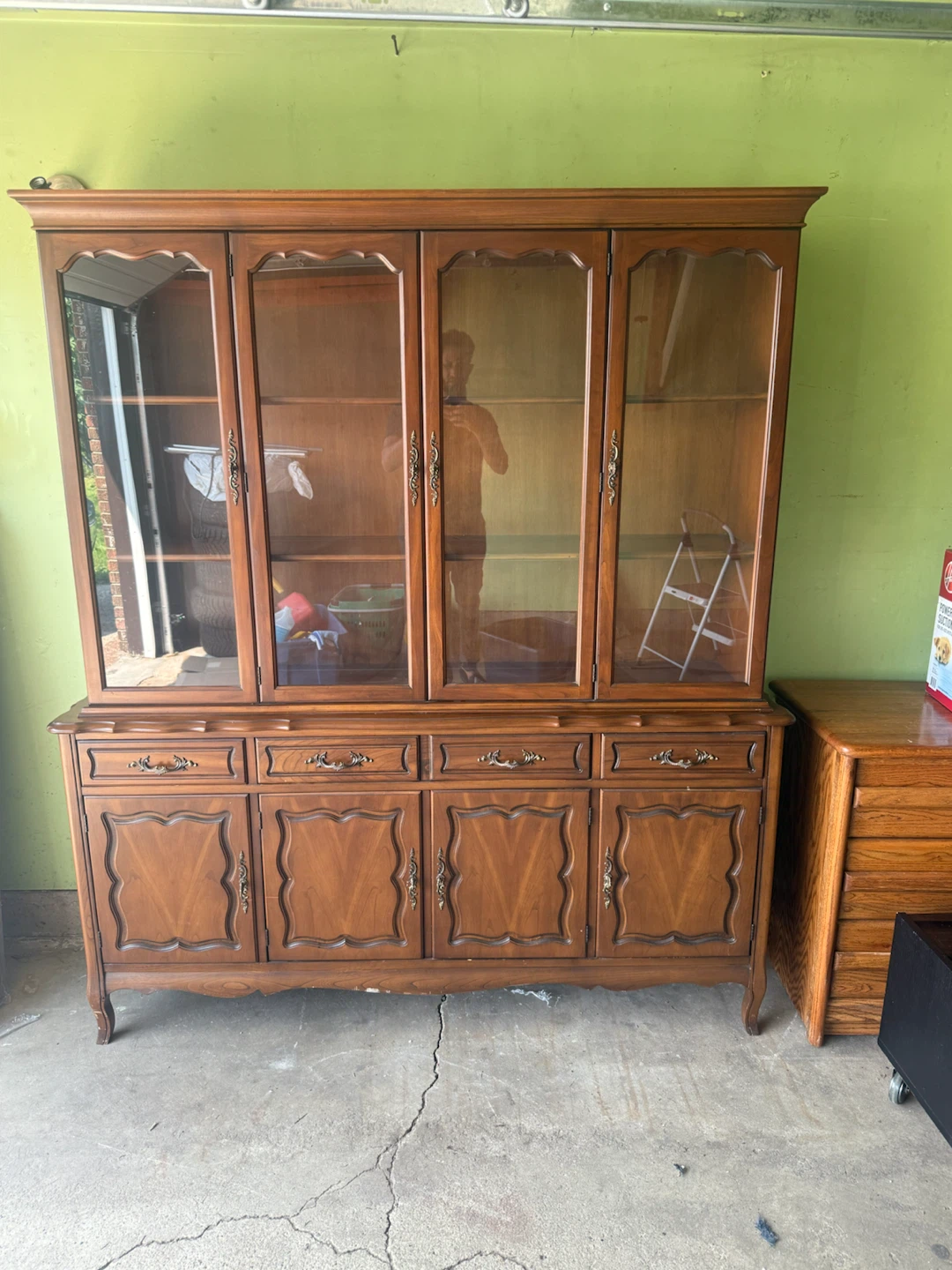 China cabinet - photo 3