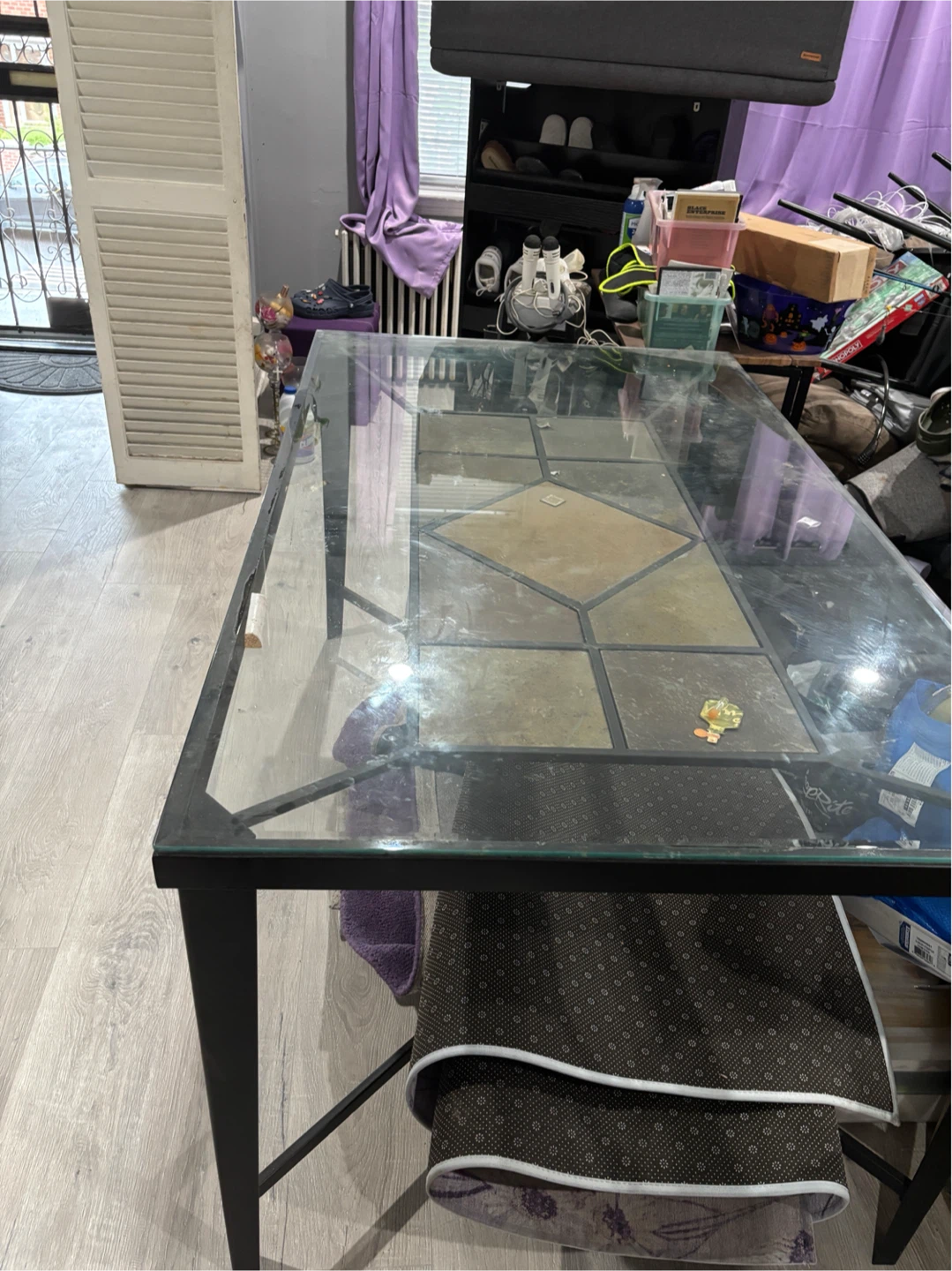 Glass top table with (6) decorative chairs - photo 3