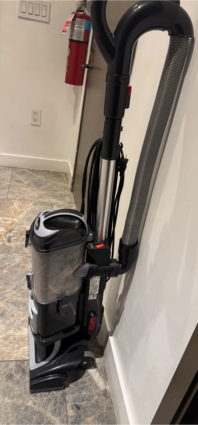 Shark Navigator Upright Vacuum Cleaner - photo 3