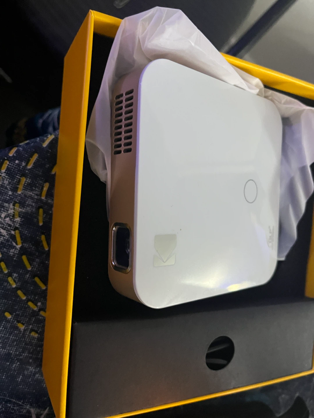 KODAK LUMA 350 Portable Smart Projector - photo 2