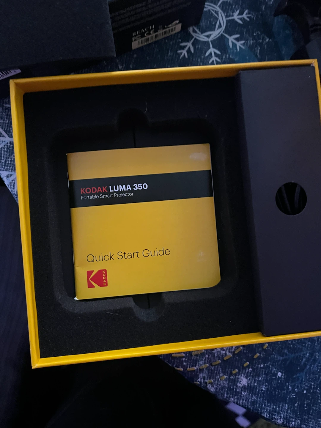 KODAK LUMA 350 Portable Smart Projector - photo 3