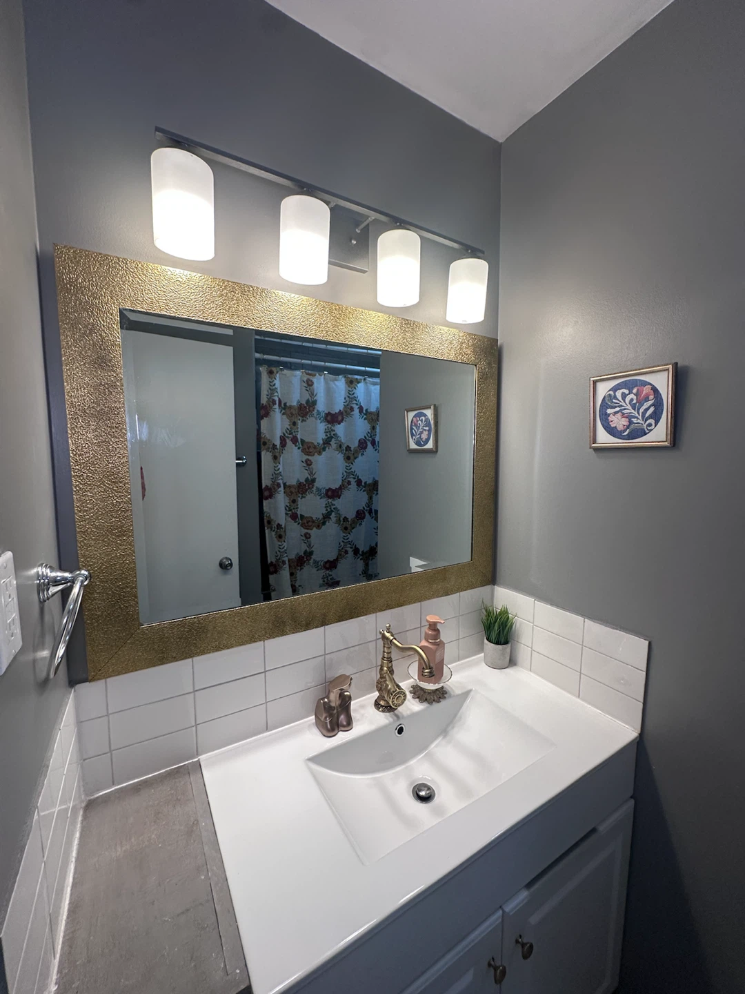 Decorative Mirror with Gold Frame Antiqued Finish - photo 3