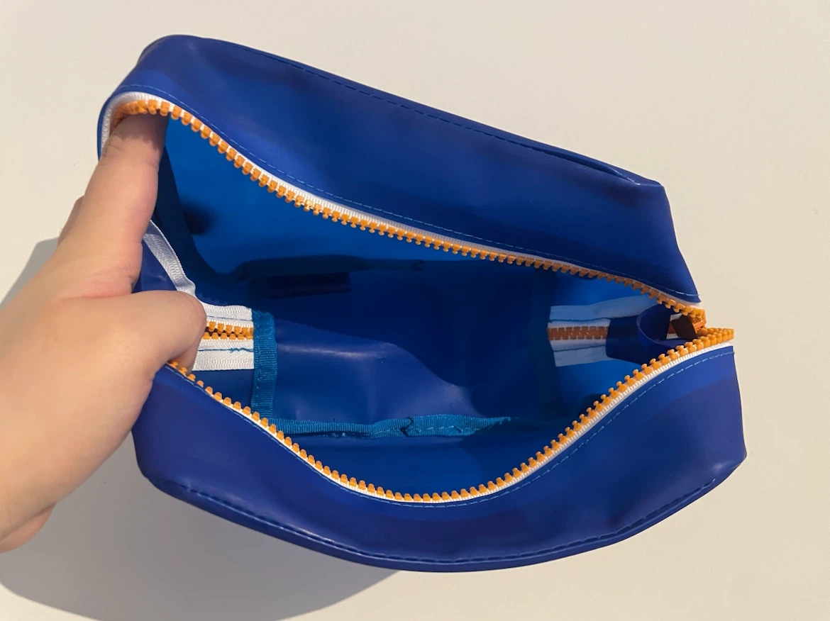 Shiseido Blue Cosmetic Bag - photo 2