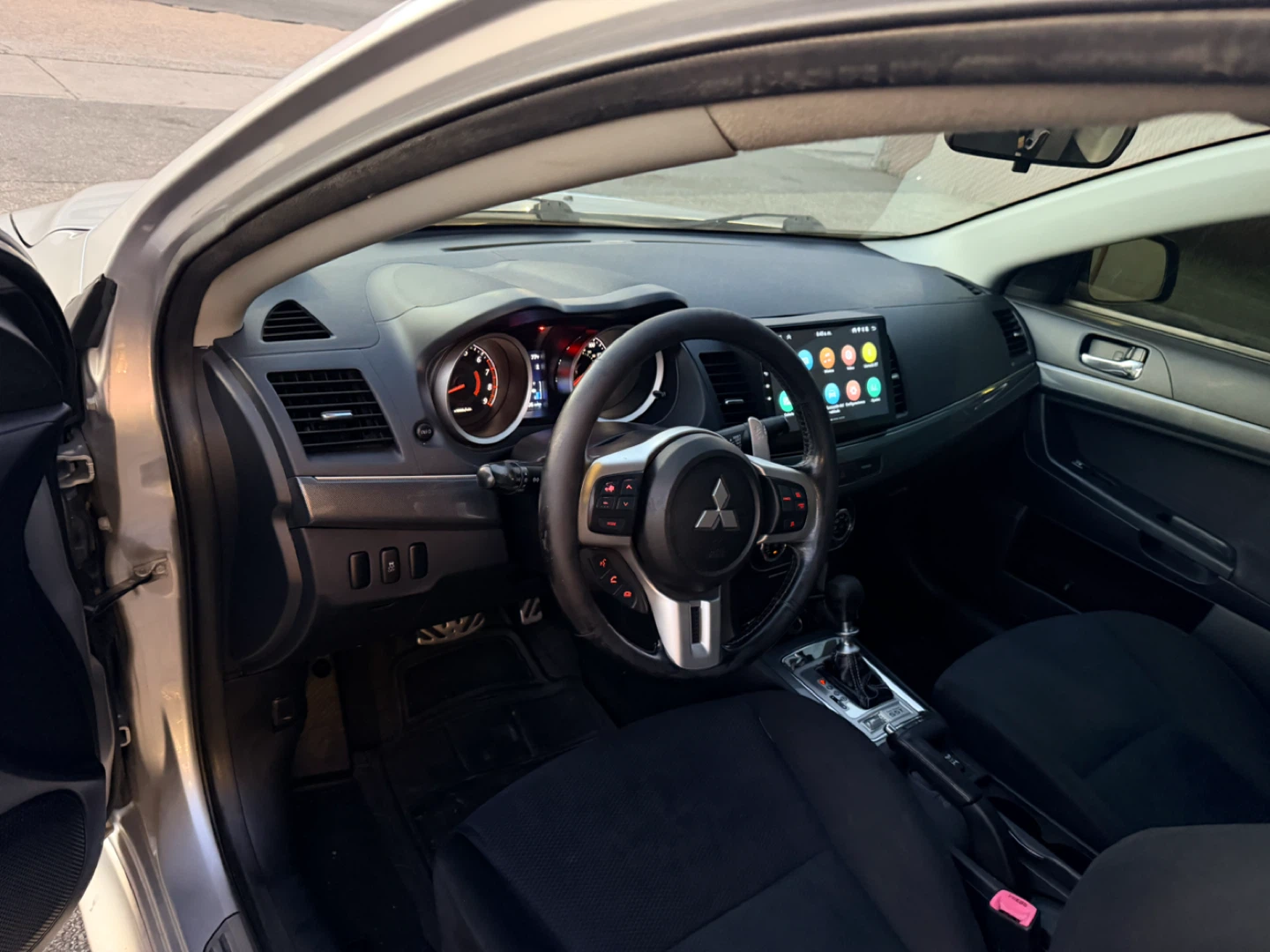 Silver Mitsubishi Lancer Sedan - photo 5