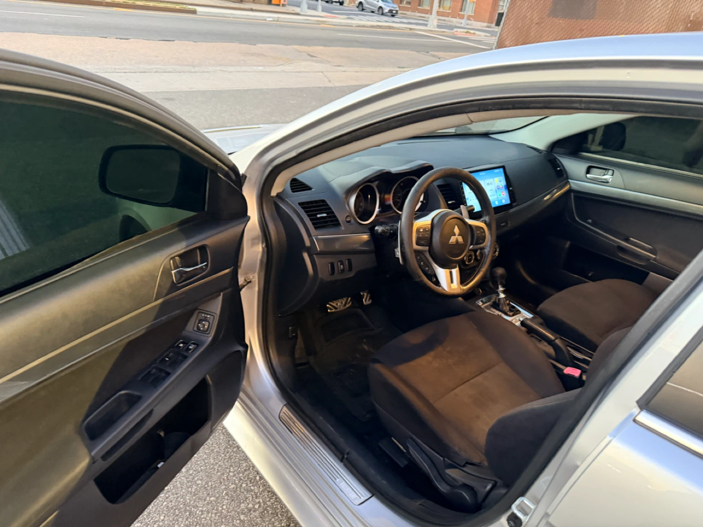 Silver Mitsubishi Lancer Sedan - photo 4
