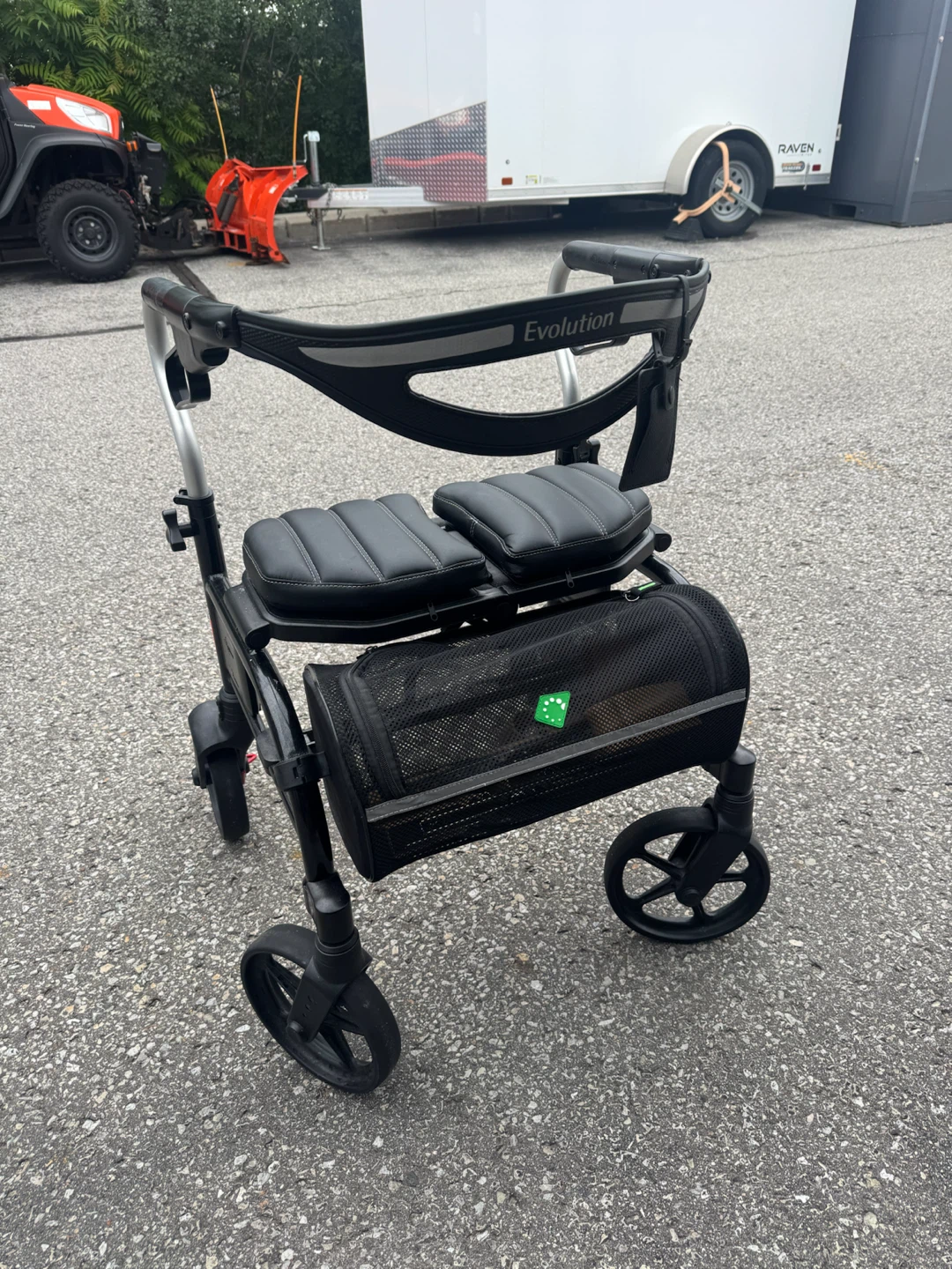 EVOLUTION WALKER ROLLATOR DELIVERY INCLUDED