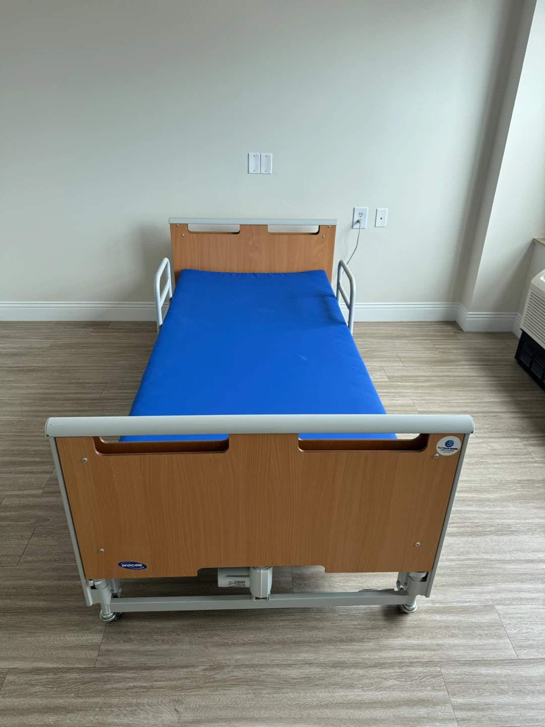 INVACARE ETUDE HOSPITAL BED DELIVERY INCLUDED - photo 4