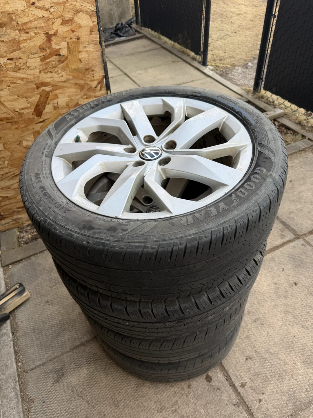 Volkswagen Alloy Wheels with Goodyear Tires - photo 3