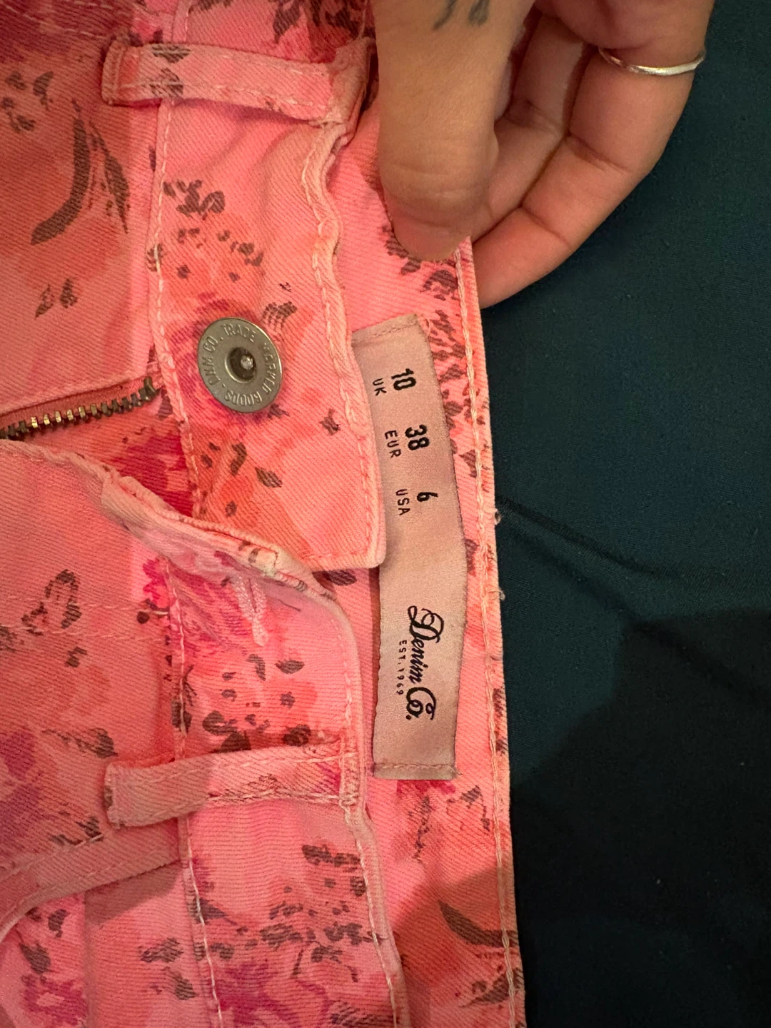 Denim Co. Pink Floral Shorts - Size 6 - photo 2