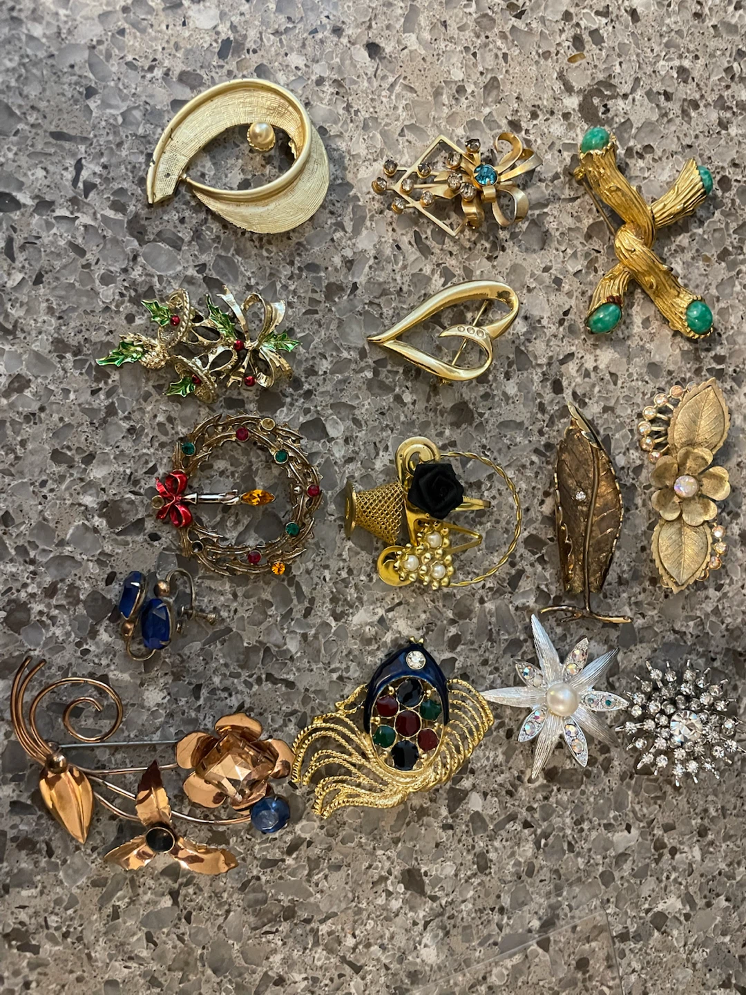 Assorted vintage costume Jewelry Necklaces and Brooches Lot - photo 3
