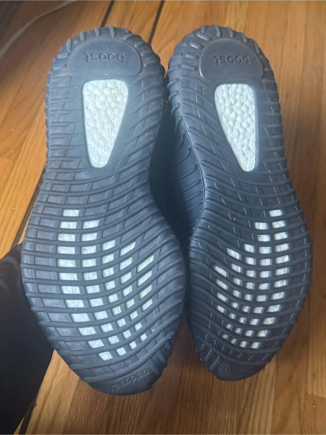 Adidas Yeezy Boost 350 V2 Core Black - photo 3