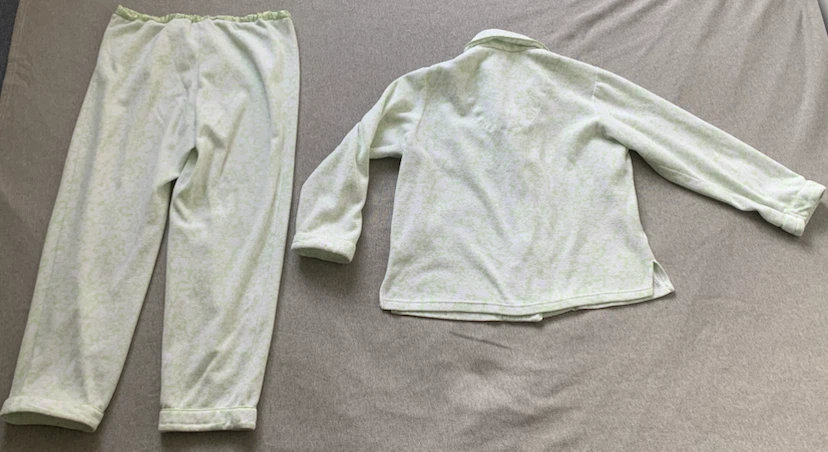 La Lingerie Fleece Pajama Set ~ Medium Top/Small Bottoms - photo 2