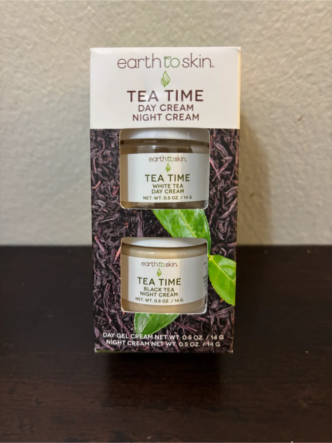 NEW-Earth to Skin Tea Time Day & Night Cream Set