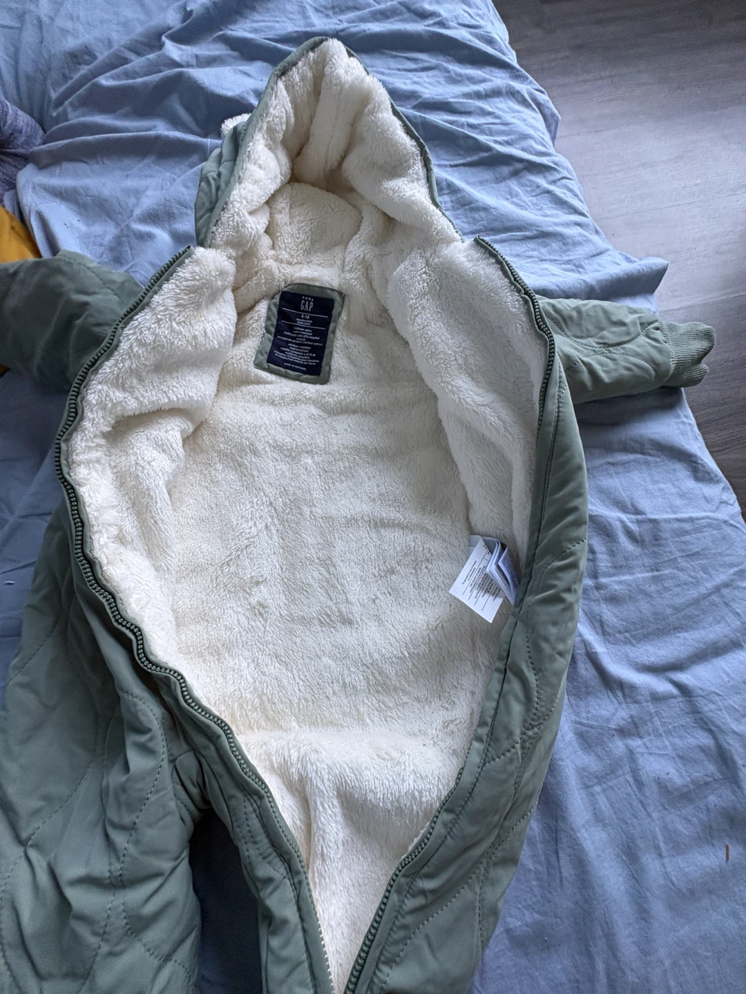 Gap Canada Snowsuit Bunting Suit - 6-12 Months - photo 2