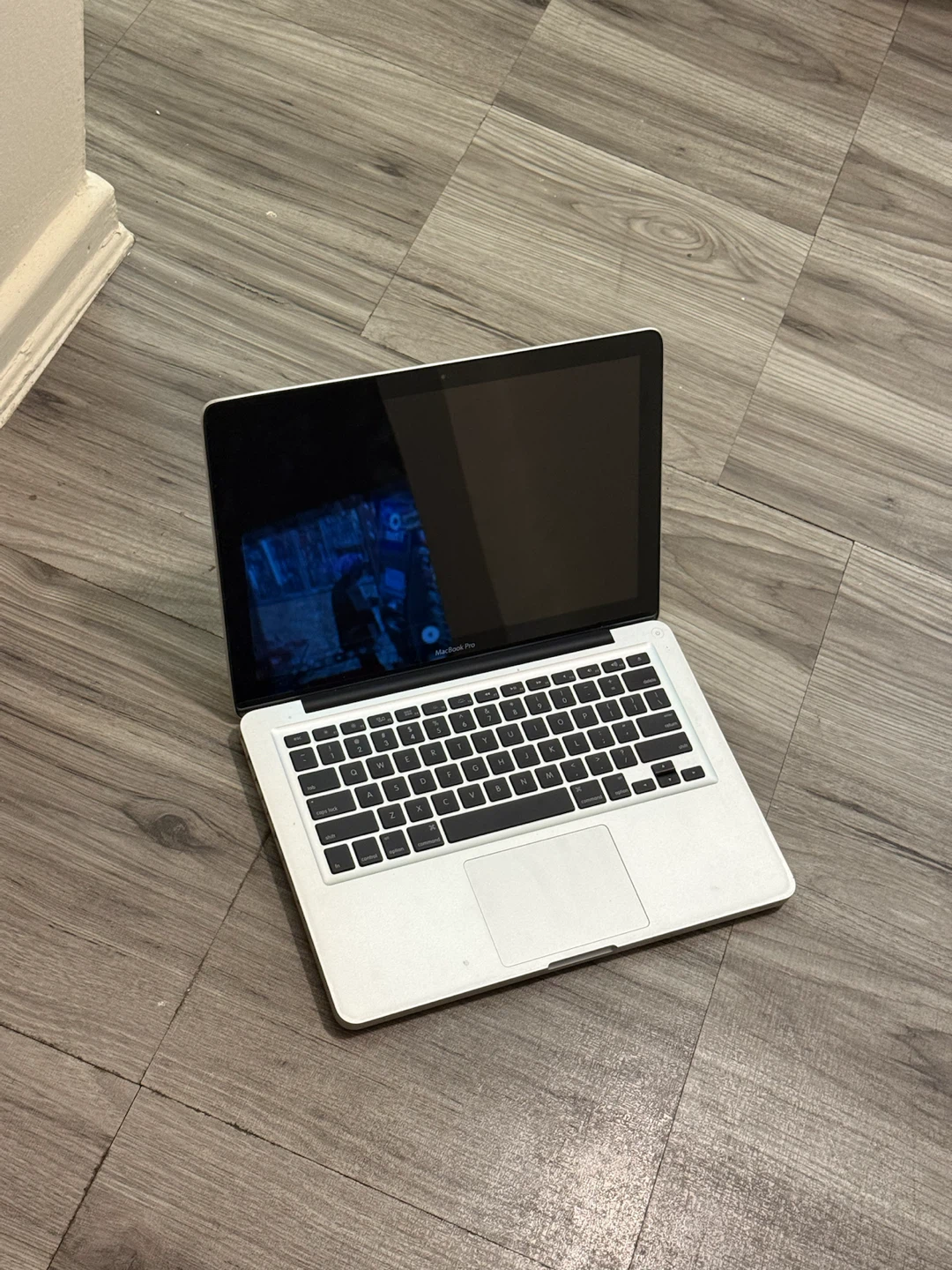 Apple MacBook Pro Laptop(2010) model .no charger included - photo 3