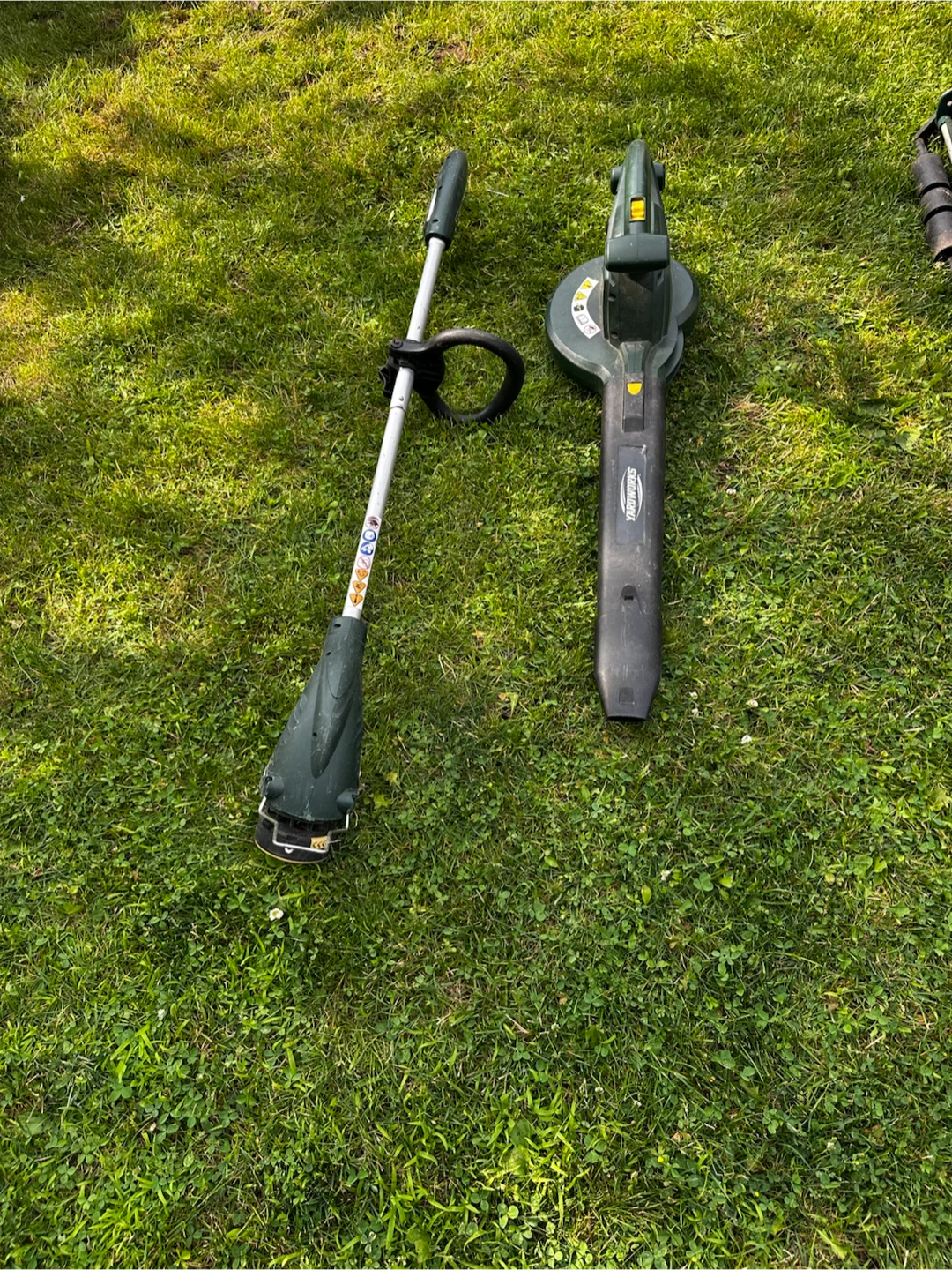 Yardworks Cordless String Trimmer and Leaf Blower