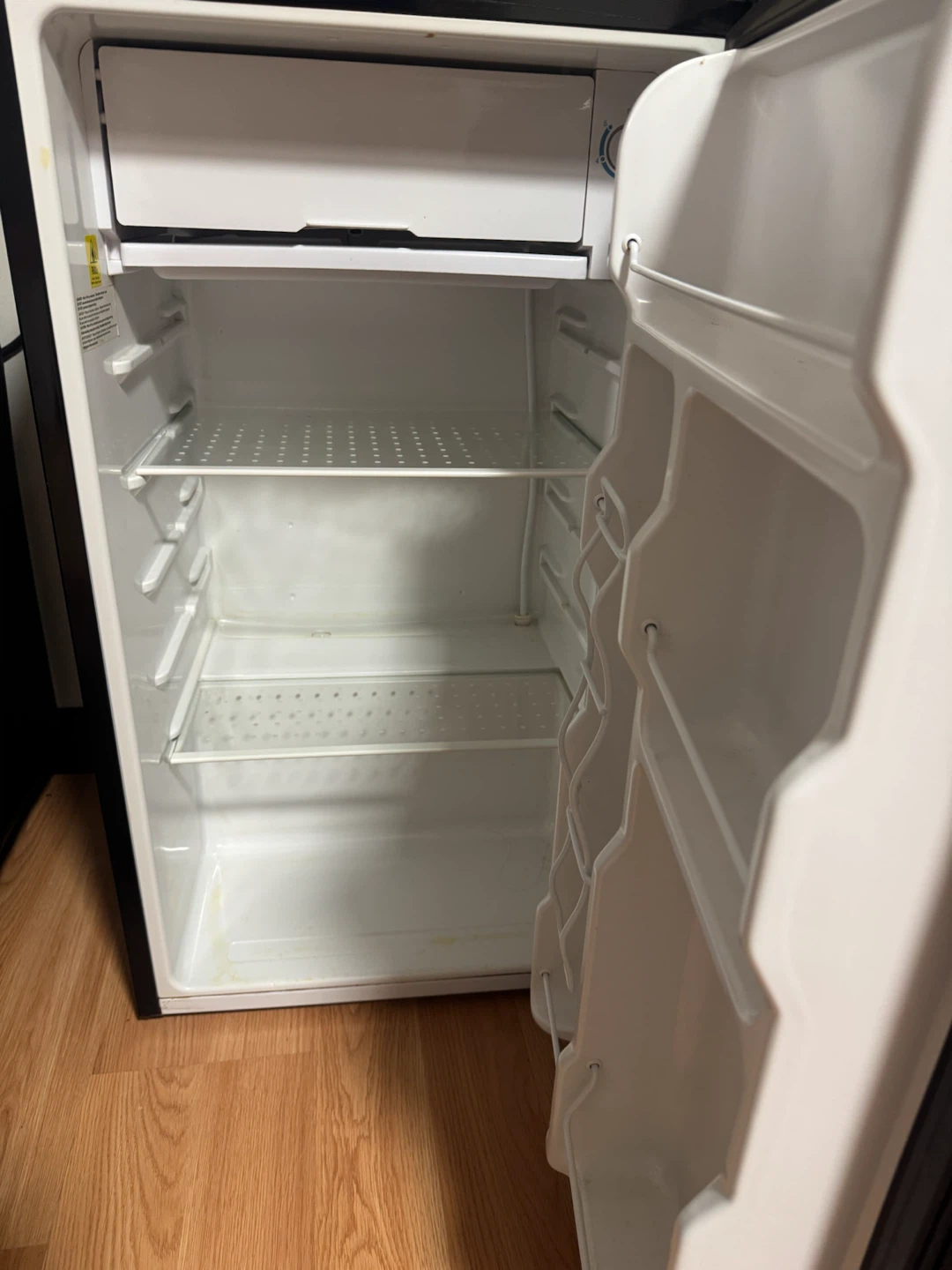 RCA Mini Fridge - photo 2