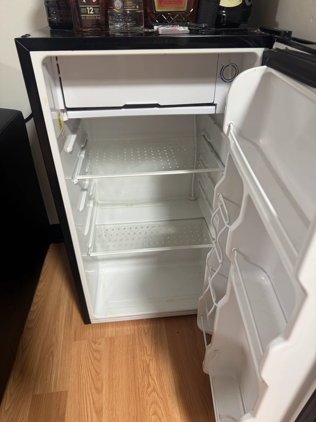 RCA Mini Fridge - photo 3