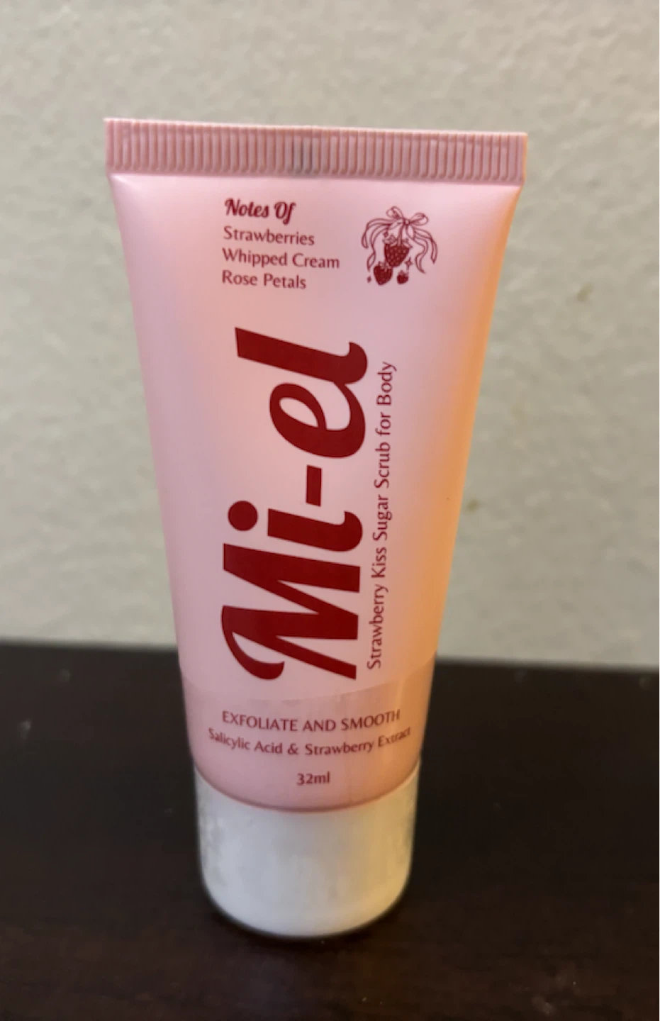 NEW-Mi-el Strawberry Kiss Sugar Scrub for Body 32ml