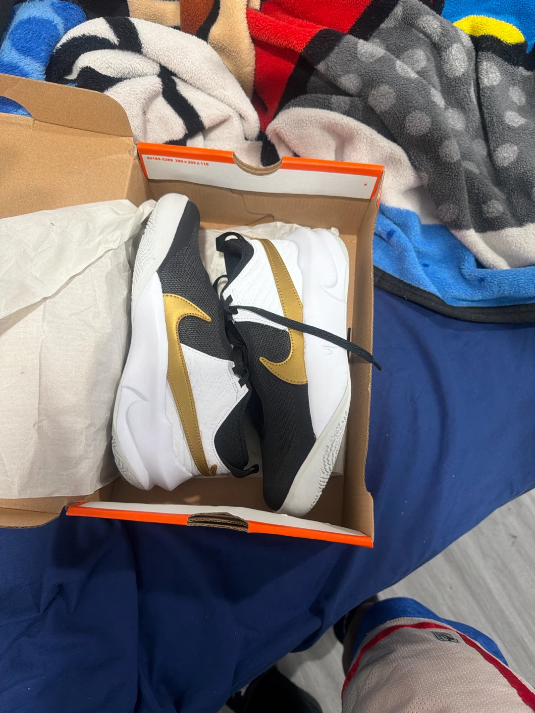 Nike Team Hustle D 10 (GS) Youth Basketball Shoes - photo 3