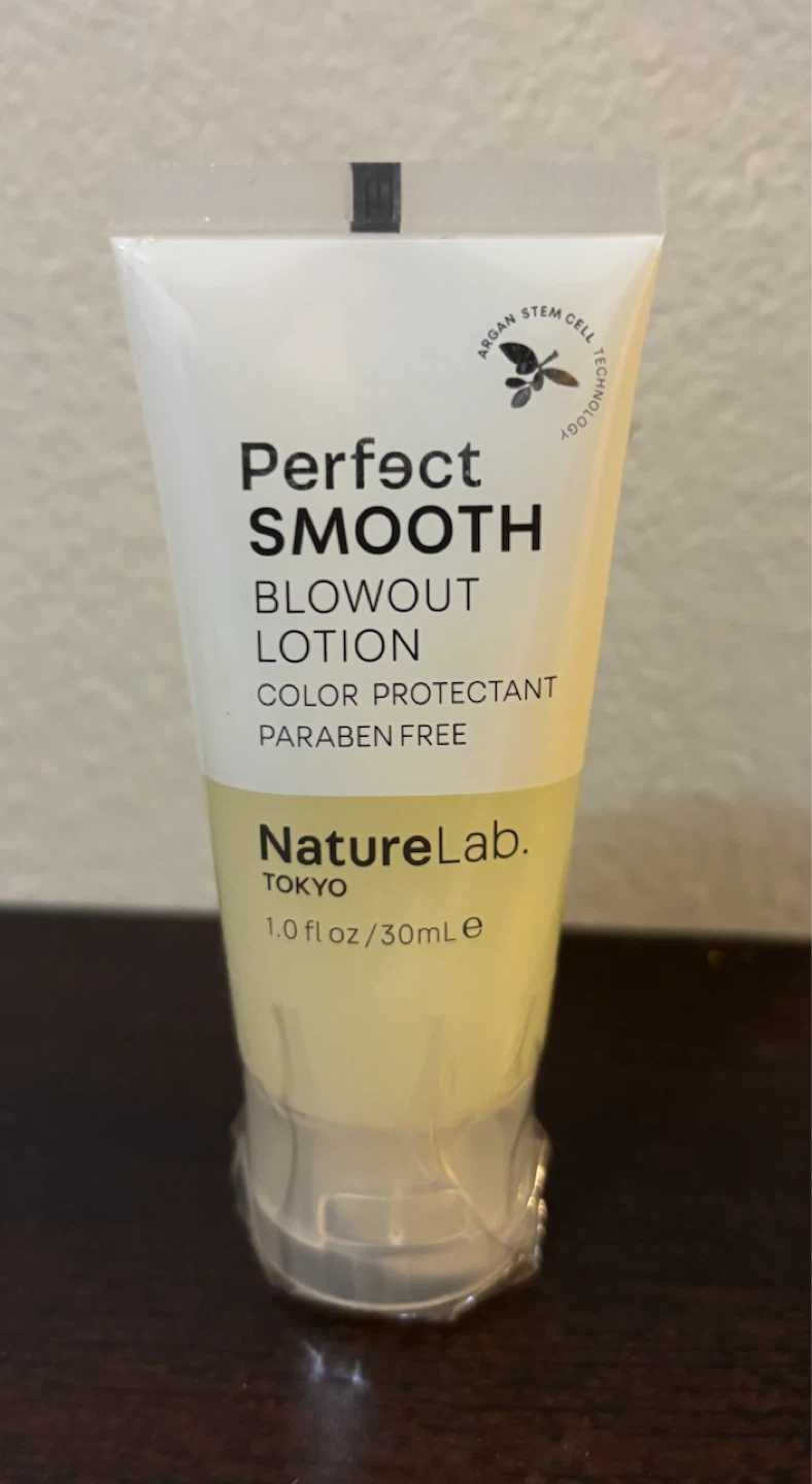 NEW-NatureLab. Perfect Smooth Blowout Lotion 30mL