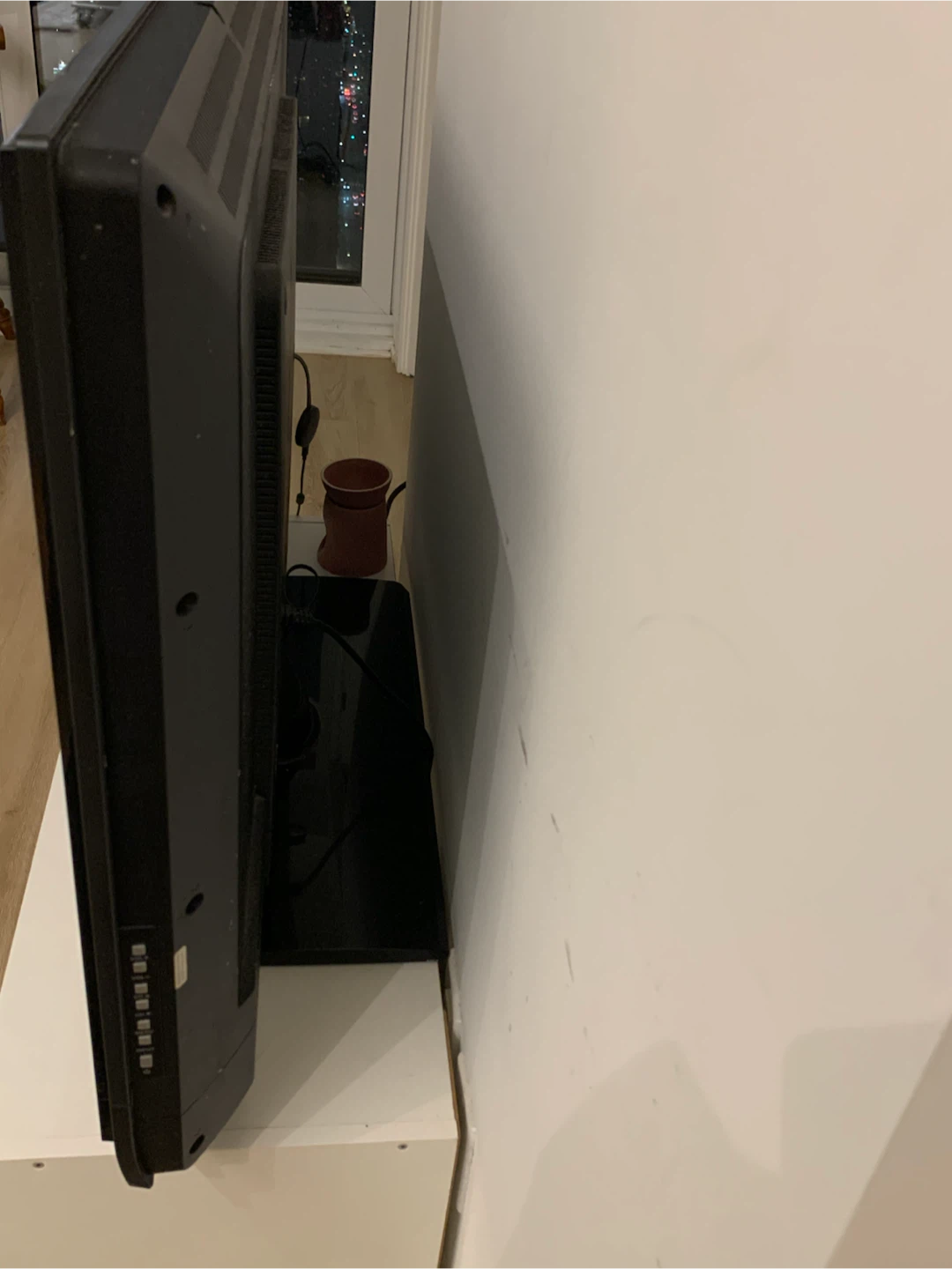 Haier Flat Screen TV - photo 2