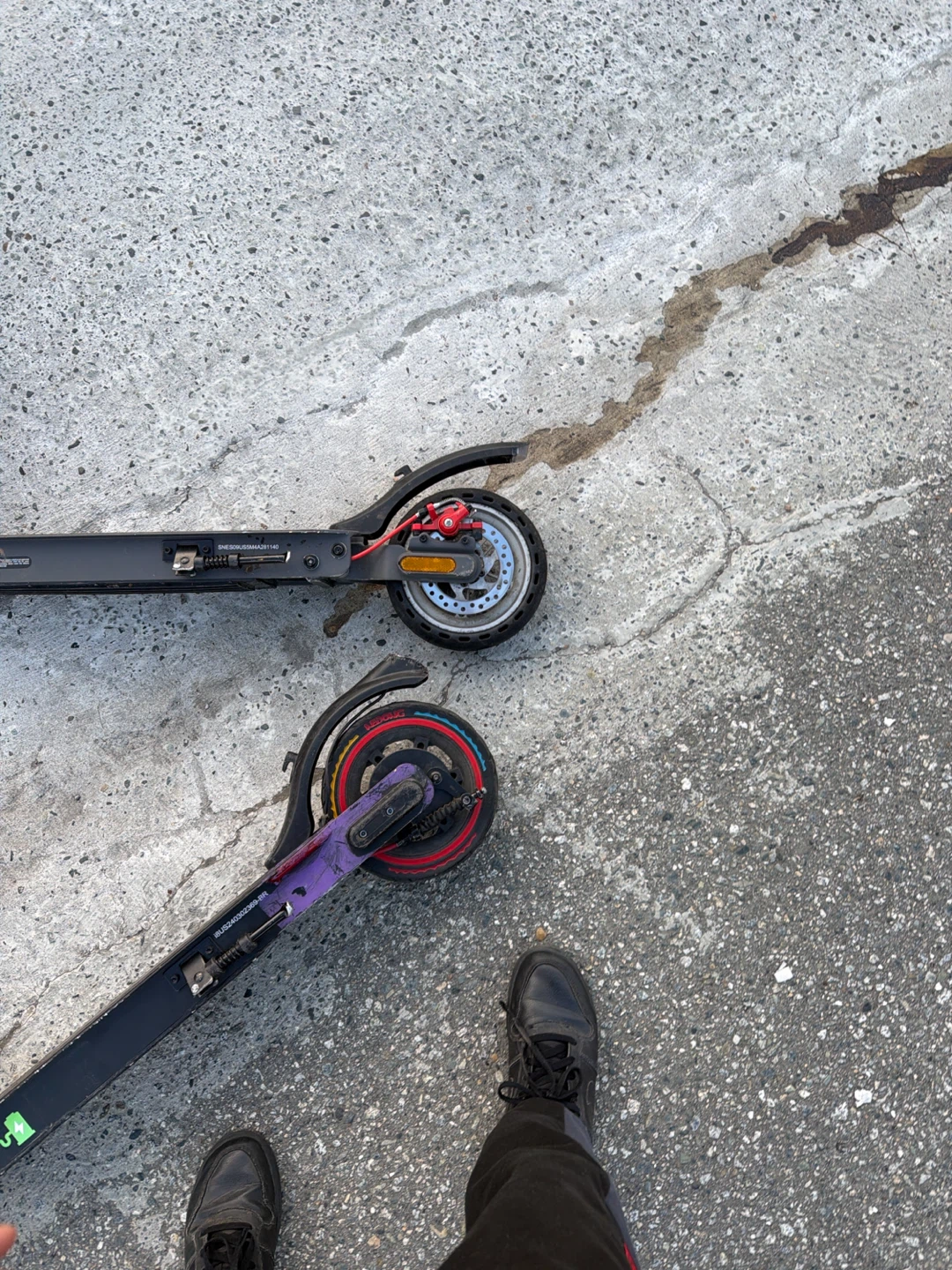 2 e-scooters broken - photo 3