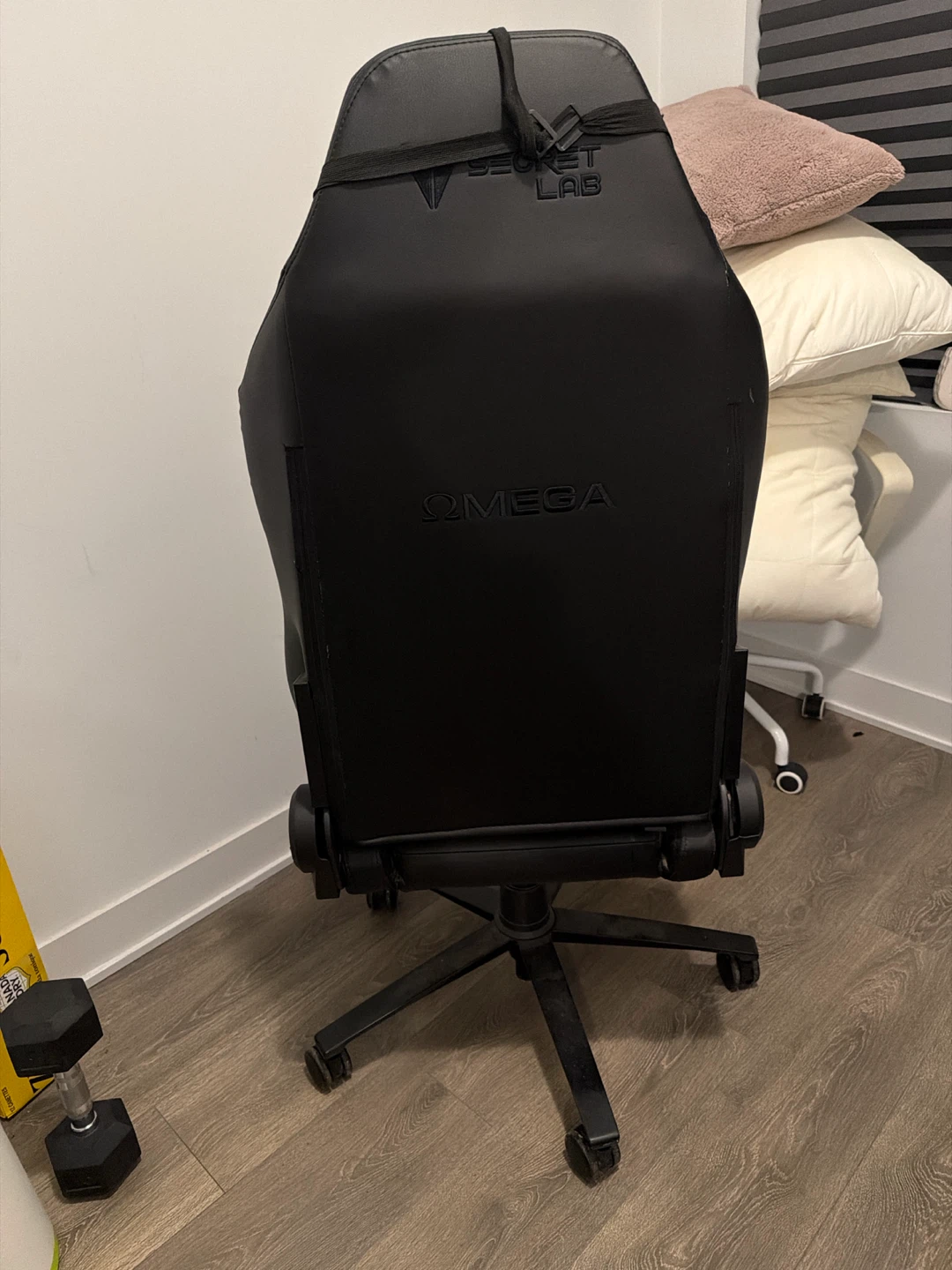 Secretlab Omega Gaming Chair - photo 2