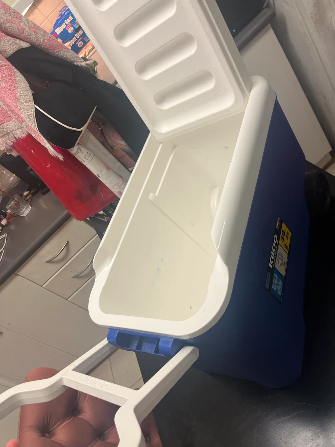 Igloo 38 qt cooler - photo 3
