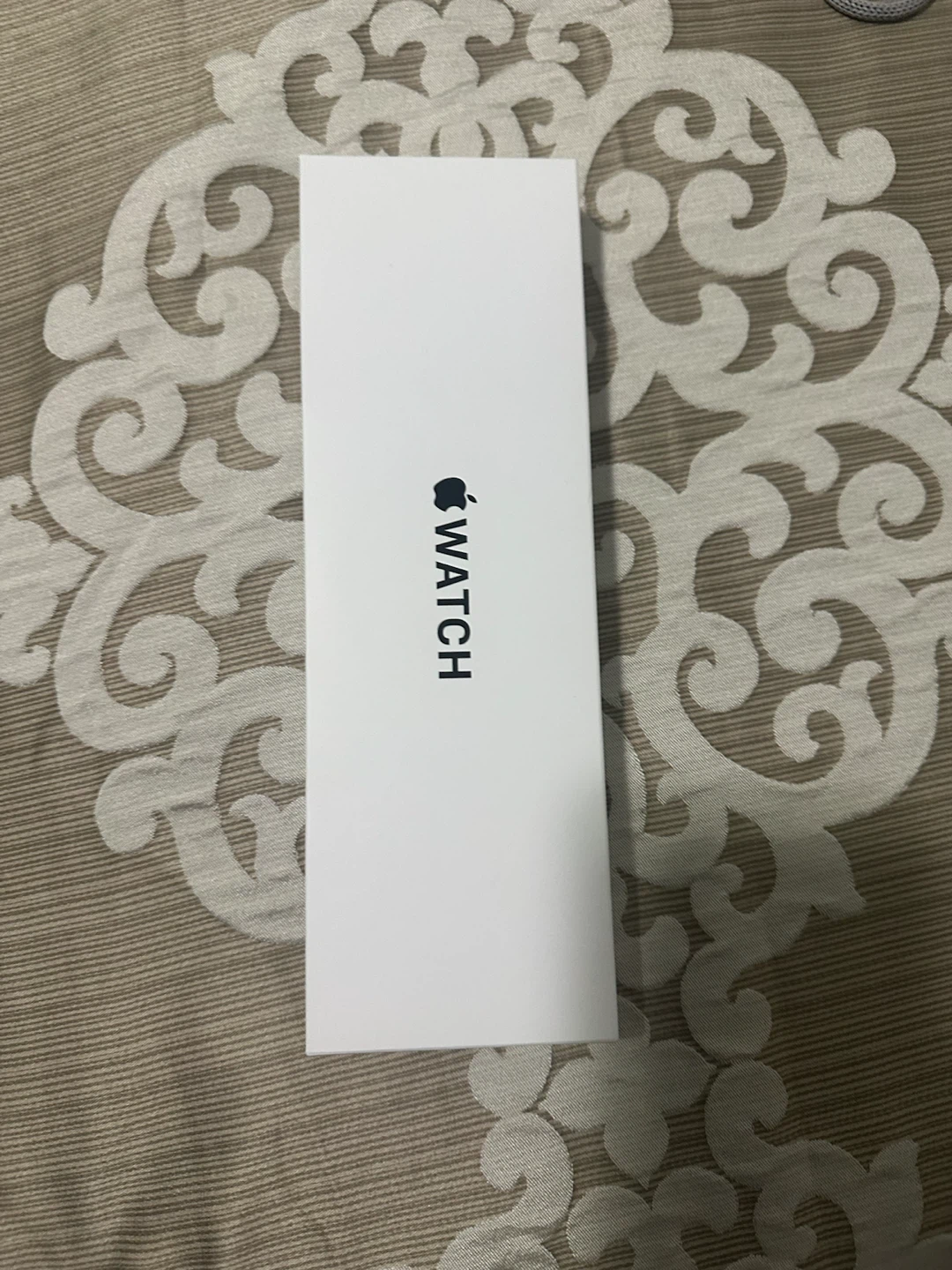 Apple Watch Se 3 with charger and box