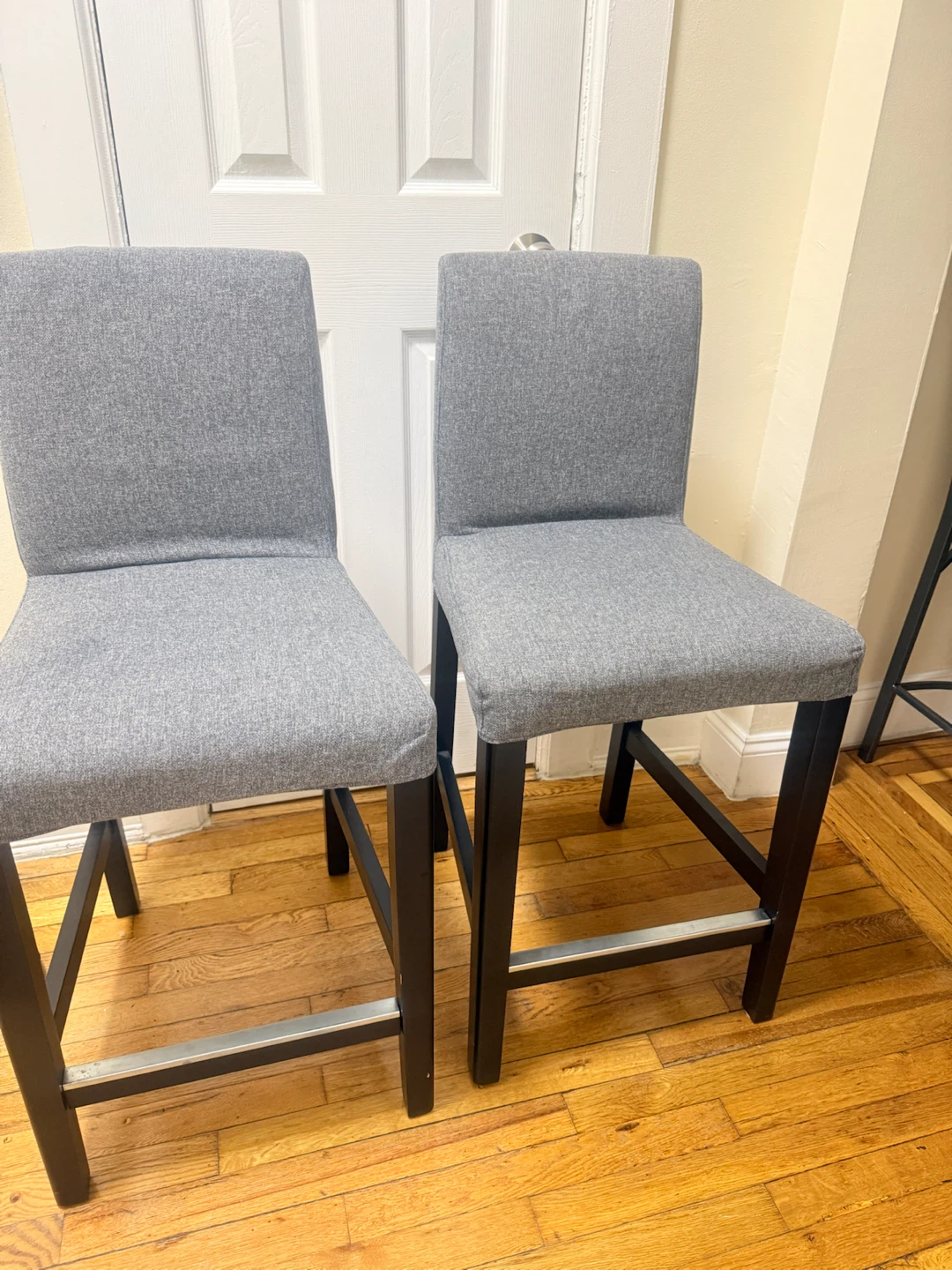Set of 2 Gray Upholstered Bar Stools - photo 2