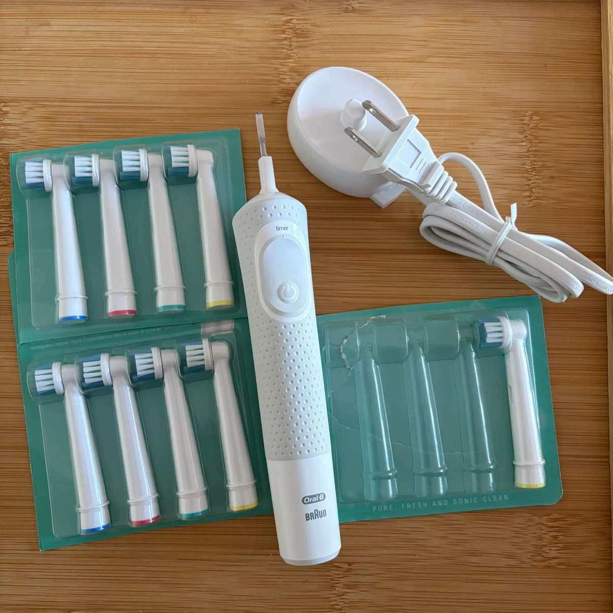 Oral-B Electric Toothbrush w/Brush Heads+Charger