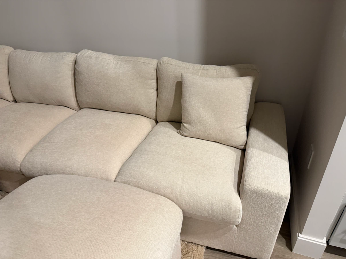 Sectional Couch - photo 2