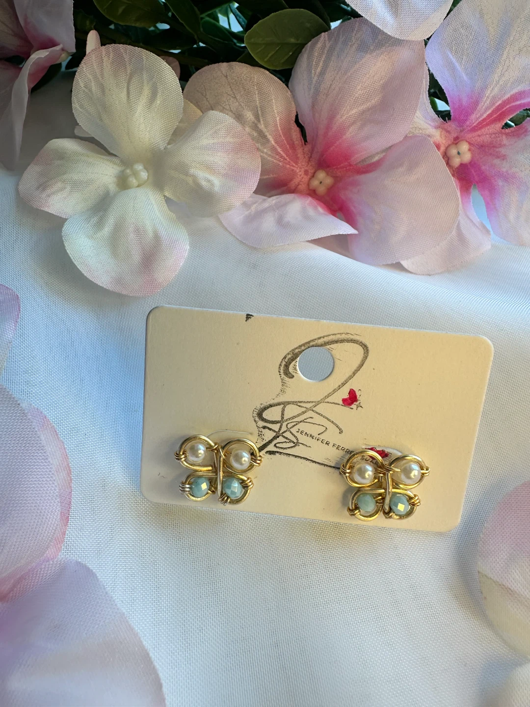 Mini mariposa gold earrings - @jennferrersuarez - photo 3