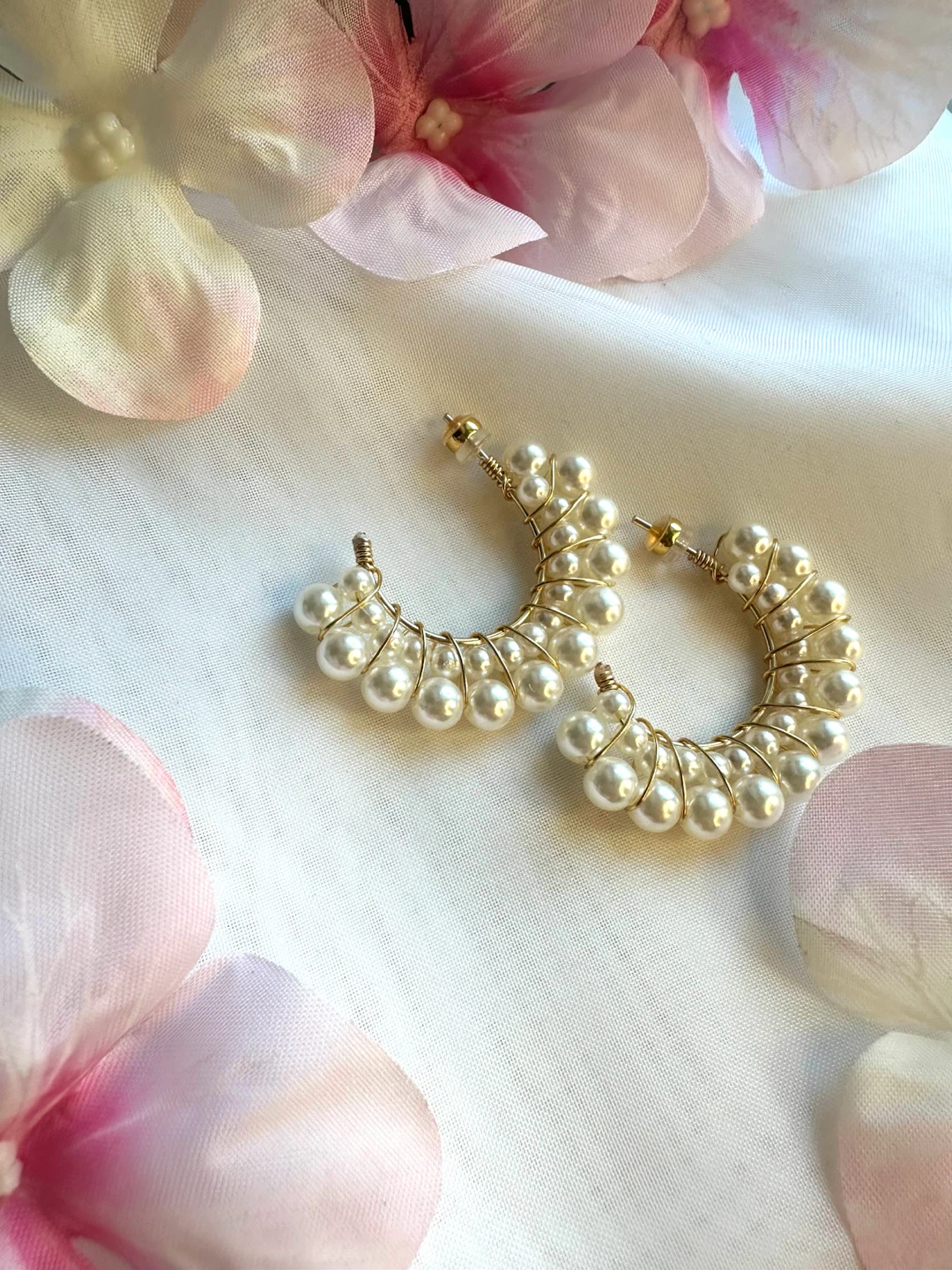Candongas de Perlas  Earrings- @jennferrersuarez
