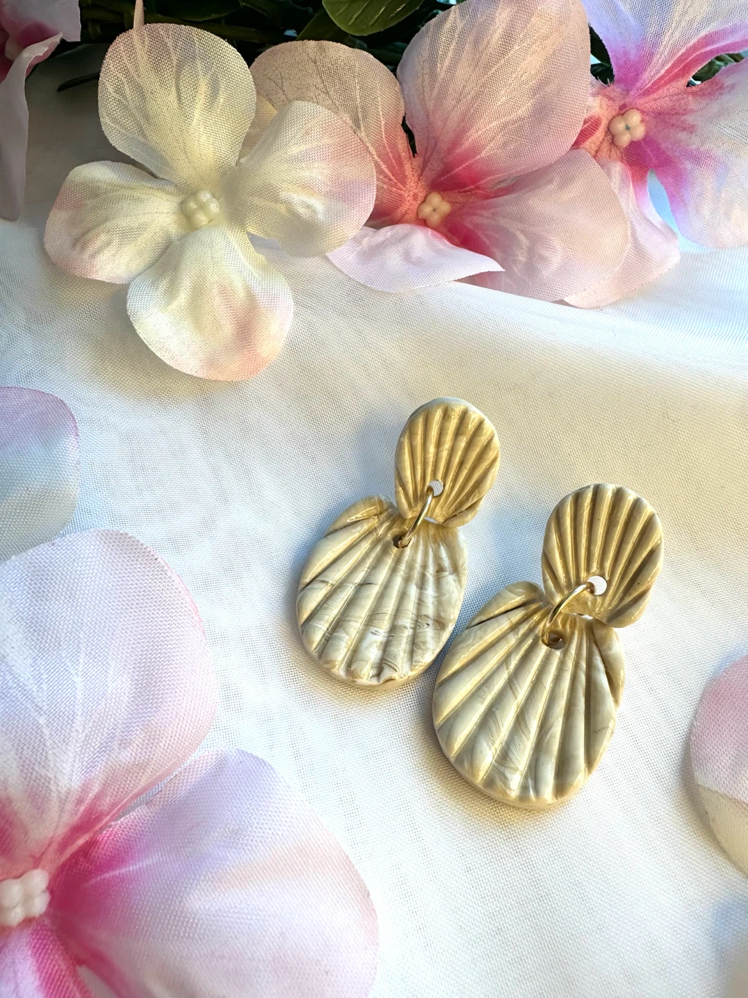 Concha doble Earrings- @jennferrersuarez