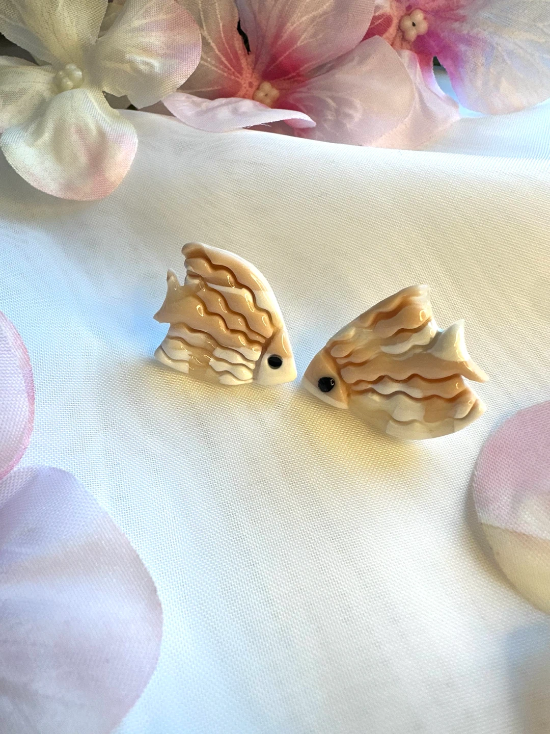 Fish Shaped Earrings - @jennferrersuarez