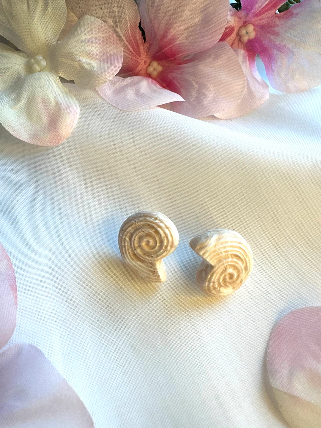 Small Ammonite Shell Earrings- @jennferrersuarez - photo 3