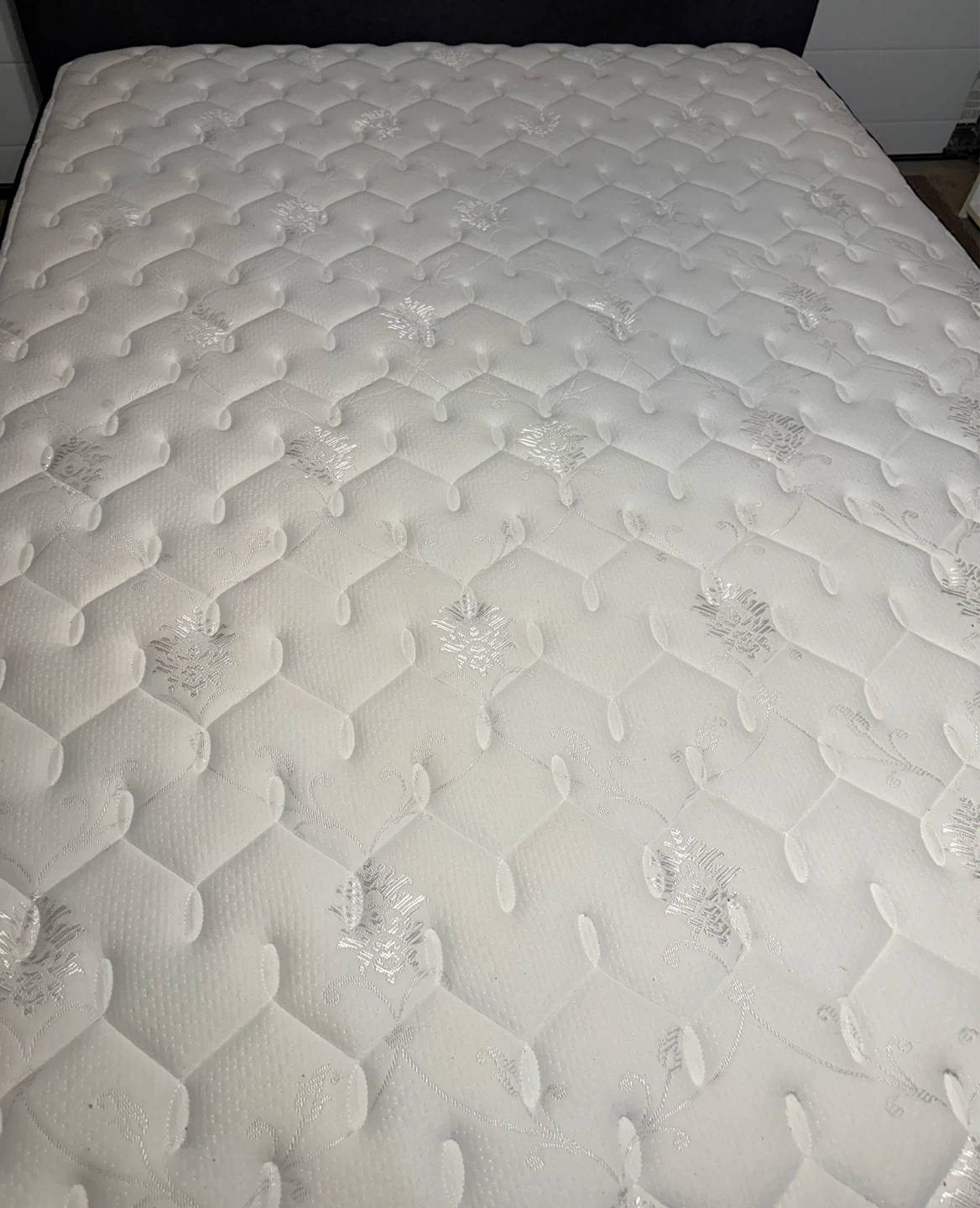Modern Grey Upholstered Platform Bed with Mattress – Excellent - photo 4