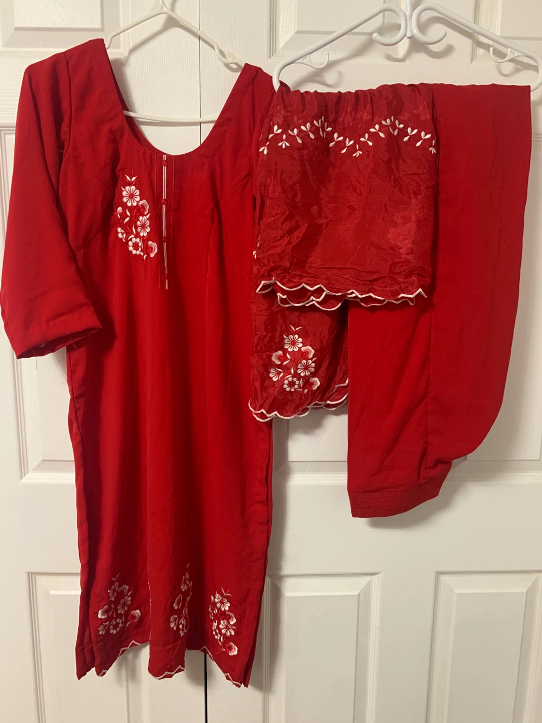 Red Embroidered Kurti and Pants Set - photo 2